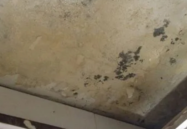 榕江阳台漏水维修公司分享下榕江卫生间渗水维修需要注意哪些问题。